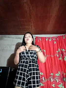 Snapshot of Everleigh_mom chatting on October 9, 2025, 7:45 pm Everleigh mom online show from October 9, 2025, 7:45 pm