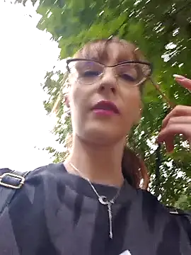 MoonedByEva online show from September 25, 2025, 10:30 am