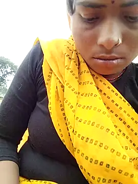 Snapshot of Hot_yasha chatting on October 25, 2025, 5:37 am Hot yasha online show from October 25, 2025, 5:37 am