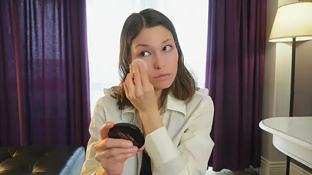 ElwynaBrickell online show from September 15, 2025, 4:12 am