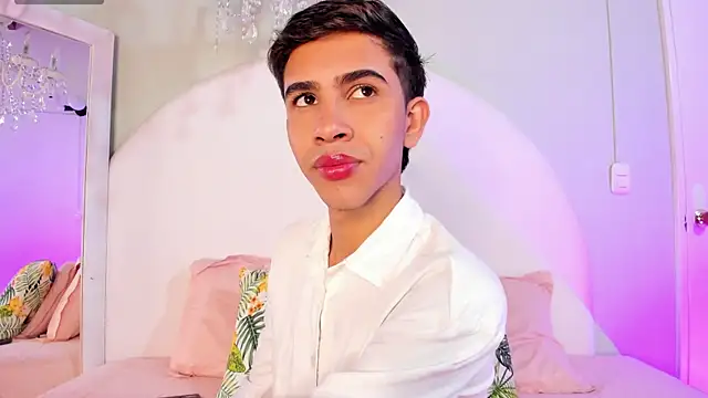 JoshuaSanzz online show from November 11, 2025, 3:39 am