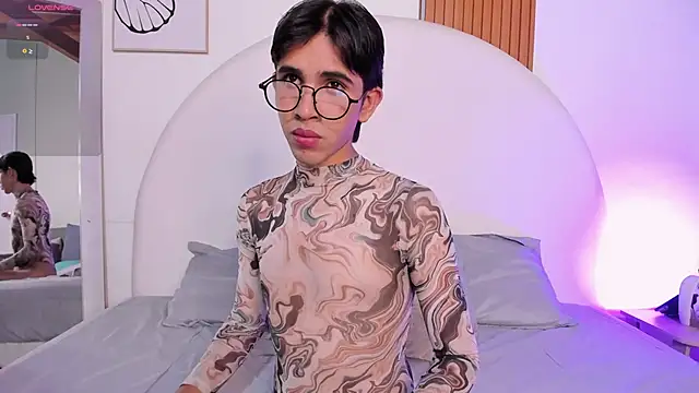 JoshuaSanzz online show from March 18, 2026, 4:26 am