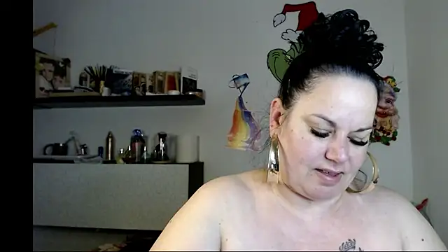 andreea2011 online show from March 12, 2026, 4:13 pm