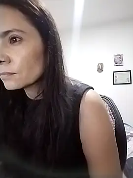 Snapshot of Cami_Konor chatting on October 16, 2025, 6:09 pm Cami Konor online show from October 16, 2025, 6:09 pm