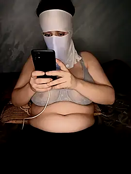 Snapshot of Lamia_Queen_ chatting on October 8, 2025, 2:31 am Lamia Queen  online show from October 8, 2025, 2:31 am