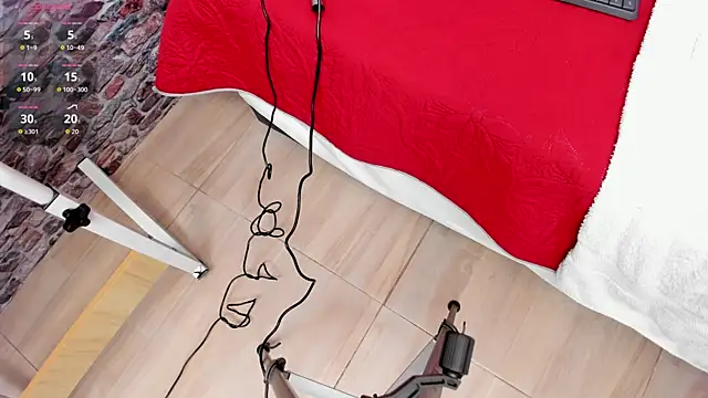 ALYANNA HOT  online show from October 13, 2025, 1:11 pm