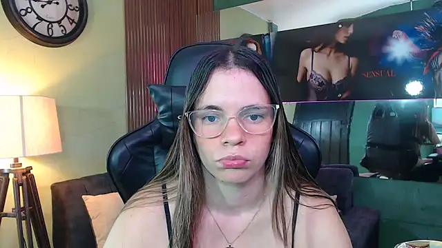 Snapshot of maira_tf chatting on October 3, 2025, 3:14 am maira tf online show from October 3, 2025, 3:14 am