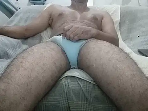 Snapshot of Rolludo_ chatting on May 11, 2026, 7:22 pm Rolludo online show from May 11, 2026, 7:22 pm