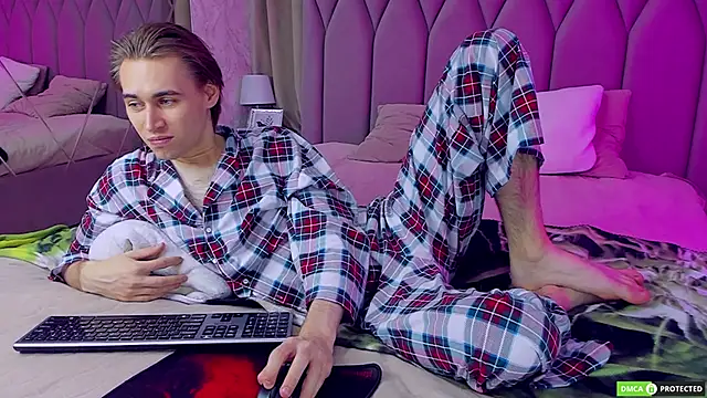 WilliamDyson online show from September 14, 2025, 3:16 am