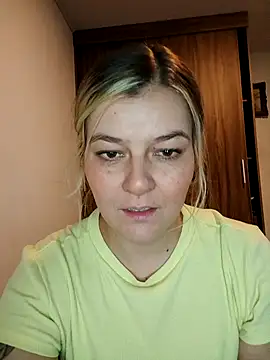 Snapshot of Fernandar2025 chatting on October 3, 2025, 3:25 am Fernandar2025 online show from October 3, 2025, 3:25 am