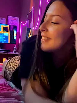 kiramedi online show from November 3, 2025, 2:57 am