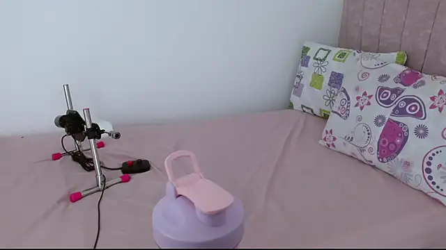 Tiiana online show from May 5, 2026, 3:09 pm