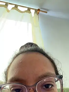 Valen1800 online show from October 9, 2025, 2:59 pm