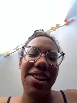 Valen1800 online show from December 14, 2025, 2:11 pm