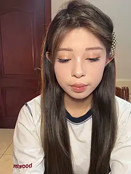 tuanzi125216 online show from November 1, 2025, 3:19 am