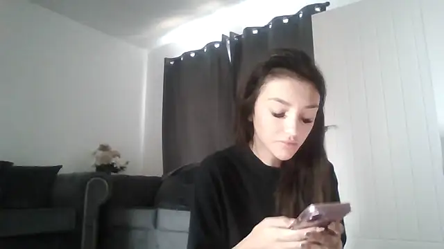 Snapshot of naughtybella05 chatting on October 23, 2025, 10:58 am naughtybella05 online show from October 23, 2025, 10:58 am