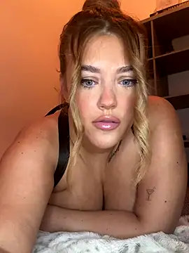 Snapshot of GoddessPrincesss chatting on October 21, 2025, 9:37 pm GoddessPrincesss online show from October 21, 2025, 9:37 pm