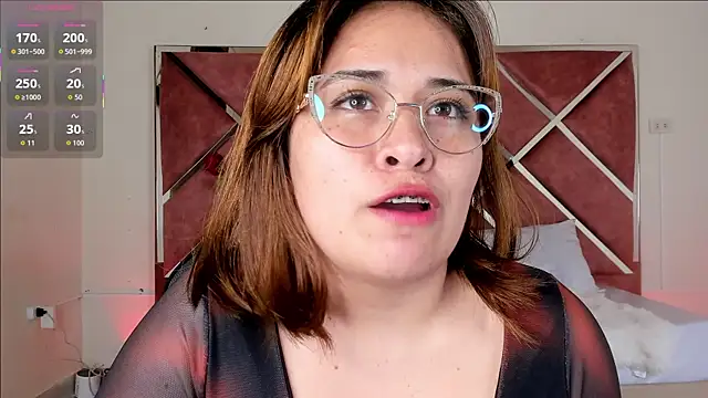 Snapshot of sara-lopez1 chatting on September 22, 2025, 1:02 pm sara-lopez1 online show from September 22, 2025, 1:02 pm