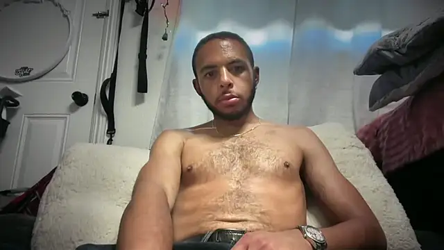 Snapshot of DERTYLAY chatting on December 18, 2025, 8:26 pm DERTYLAY online show from December 18, 2025, 8:26 pm