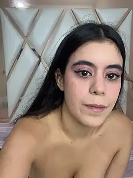 Snapshot of CoralineRusso1 chatting on October 23, 2025, 6:34 am CoralineRusso1 online show from October 23, 2025, 6:34 am