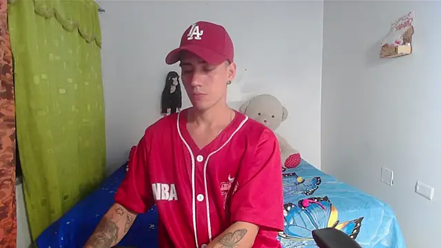 Snapshot of kilyan--x_x chatting on September 23, 2025, 3:31 am kilyan--x x online show from September 23, 2025, 3:31 am