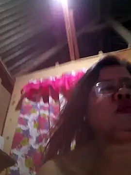 Snapshot of Huge_mama69 chatting on October 19, 2025, 1:45 pm Huge mama69 online show from October 19, 2025, 1:45 pm