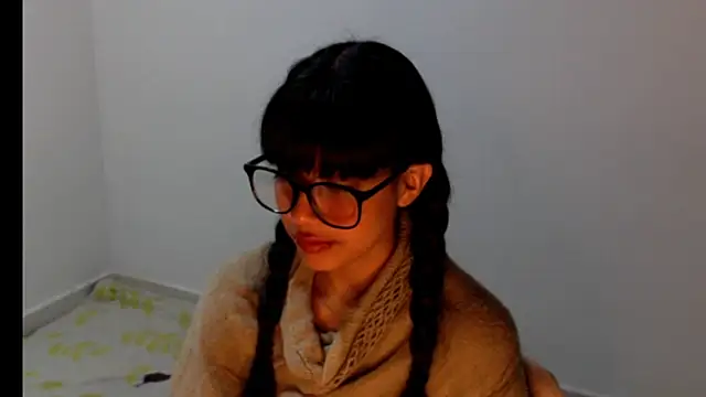 Snapshot of meganmiauu chatting on June 8, 2026, 10:48 am meganmiauu online show from June 8, 2026, 10:48 am