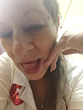 Snapshot of MaryeLunna chatting on October 15, 2025, 12:05 pm MaryeLunna online show from October 15, 2025, 12:05 pm