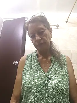 Snapshot of MaryeLunna chatting on October 23, 2025, 12:32 am MaryeLunna online show from October 23, 2025, 12:32 am