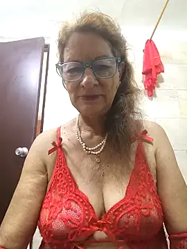 Snapshot of MaryeLunna chatting on November 6, 2025, 7:04 pm MaryeLunna online show from November 6, 2025, 7:04 pm