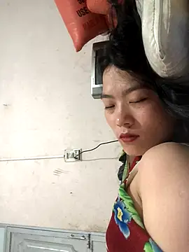 Snapshot of Maymay97 chatting on September 28, 2025, 11:43 pm Maymay97 online show from September 28, 2025, 11:43 pm