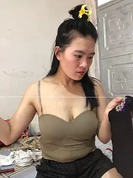 Snapshot of Maymay97 chatting on October 13, 2025, 4:34 am Maymay97 online show from October 13, 2025, 4:34 am