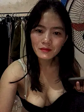 Snapshot of Maymay97 chatting on October 15, 2025, 10:10 pm Maymay97 online show from October 15, 2025, 10:10 pm