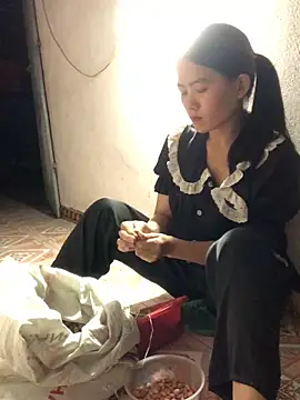 Snapshot of Maymay97 chatting on October 19, 2025, 11:22 am Maymay97 online show from October 19, 2025, 11:22 am