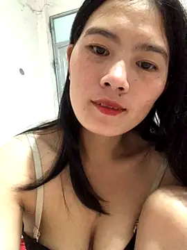 Snapshot of Maymay97 chatting on October 19, 2025, 11:27 pm Maymay97 online show from October 19, 2025, 11:27 pm