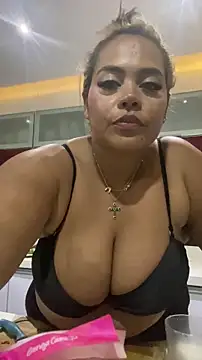 EmilyDuran  online show from April 28, 2026, 12:42 am