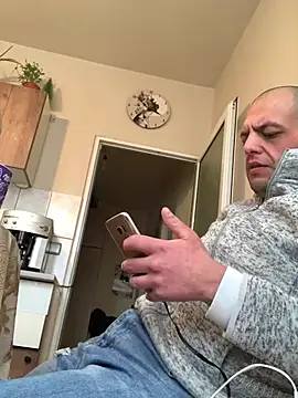 milenski74 online show from February 5, 2026, 8:19 am