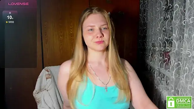 AlinaMors online show from May 4, 2026, 9:00 pm