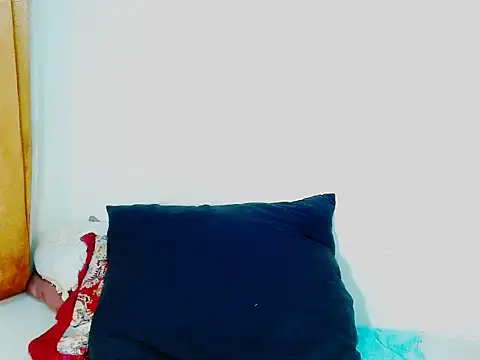 Love-Racheal75 online show from October 15, 2025, 11:43 am