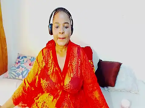 Snapshot of Love-Racheal75 chatting on May 28, 2026, 9:17 am Love-Racheal75 online show from May 28, 2026, 9:17 am