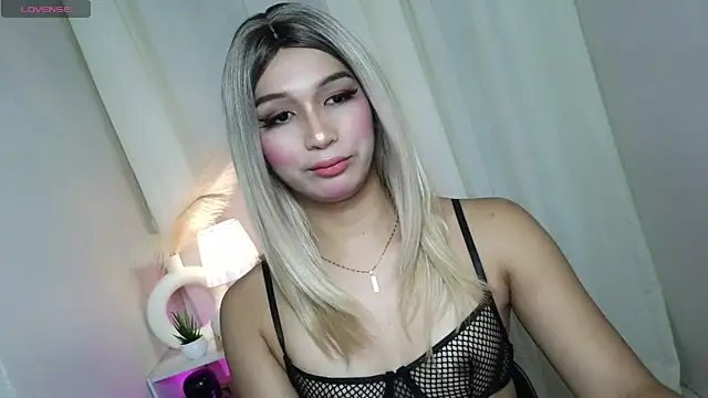 Snapshot of Sophia_Trans chatting on March 24, 2026, 5:40 pm Sophia Trans online show from March 24, 2026, 5:40 pm