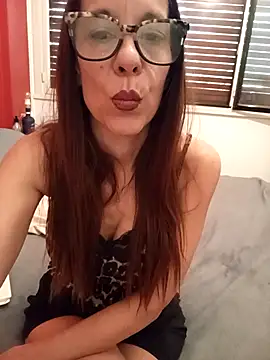 Snapshot of Esmeralda_passion chatting on October 21, 2025, 11:33 am Esmeralda passion online show from October 21, 2025, 11:33 am