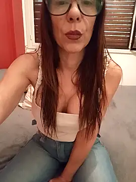 Snapshot of Esmeralda_passion chatting on October 27, 2025, 9:46 am Esmeralda passion online show from October 27, 2025, 9:46 am