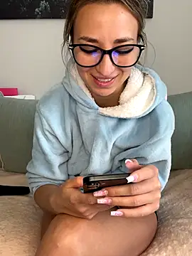 Celine charme online show from October 23, 2025, 8:13 am