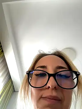 Celine charme online show from October 28, 2025, 11:58 am