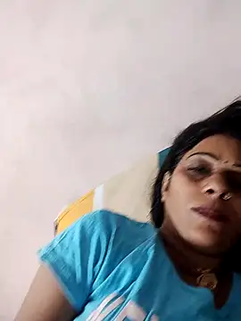 Snapshot of Soniya_Roy chatting on September 17, 2025, 8:27 am Soniya Roy online show from September 17, 2025, 8:27 am