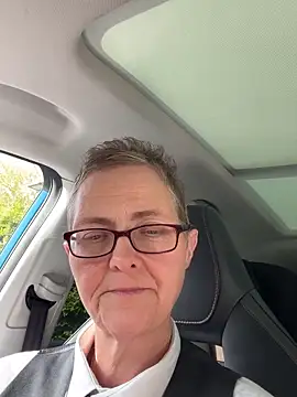 Snapshot of Curvy-Jinx chatting on September 24, 2025, 11:35 am Curvy-Jinx online show from September 24, 2025, 11:35 am