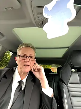 Snapshot of Curvy-Jinx chatting on October 27, 2025, 1:15 pm Curvy-Jinx online show from October 27, 2025, 1:15 pm