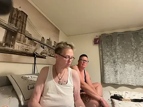 Curvy-Jinx online show from June 16, 2026, 9:06 pm