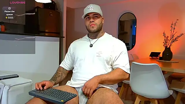 Snapshot of Michael_Salens chatting on October 18, 2025, 10:21 pm Michael Salens online show from October 18, 2025, 10:21 pm